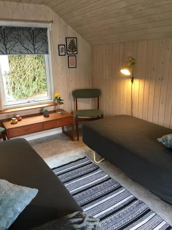 Idestrup Stunning Romantic Cabin Close To Baltic See المظهر الخارجي الصورة