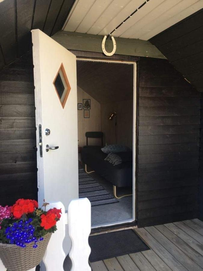 Idestrup Stunning Romantic Cabin Close To Baltic See المظهر الخارجي الصورة