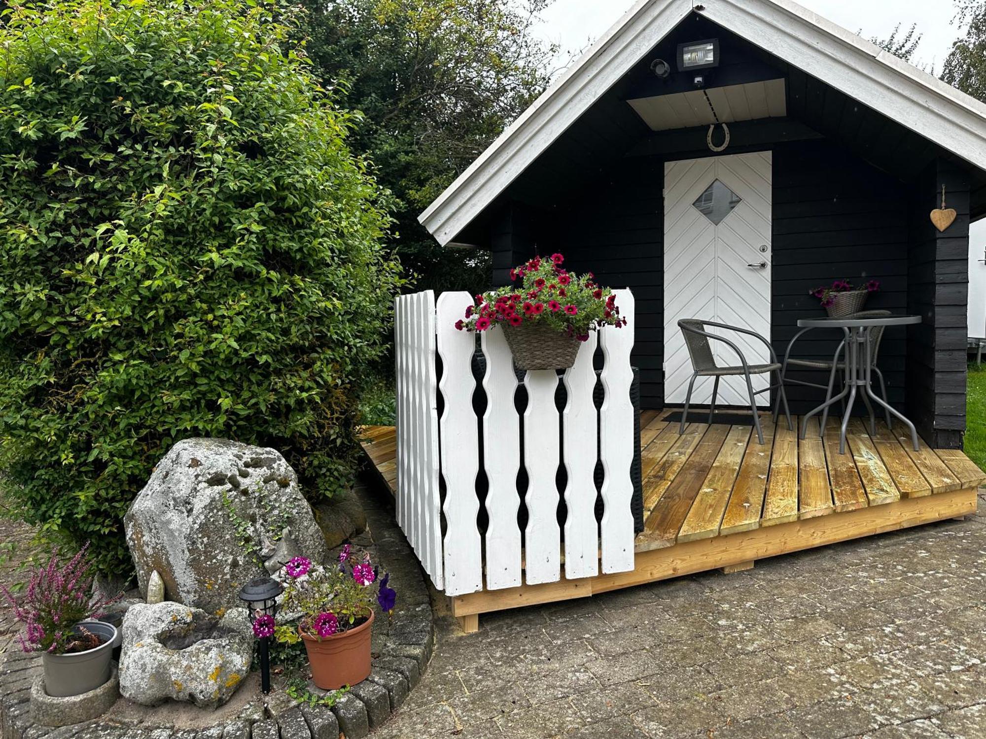 Idestrup Stunning Romantic Cabin Close To Baltic See المظهر الخارجي الصورة